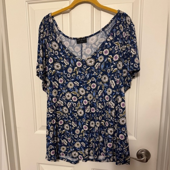 Lane Bryant Blue Floral Tunic Sz 14/16 Short Sleeve Ruffles - Picture 1 of 7